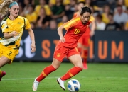 LOL决赛-中国女足选手在国际比赛中表现出色，夺冠