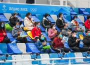 英雄联盟总决赛赛程-场面火爆！冰球观众席沸腾不已的简单介绍