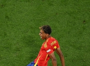 英雄联盟总决赛直播-汉堡球员接受训练征战欧洲赛场