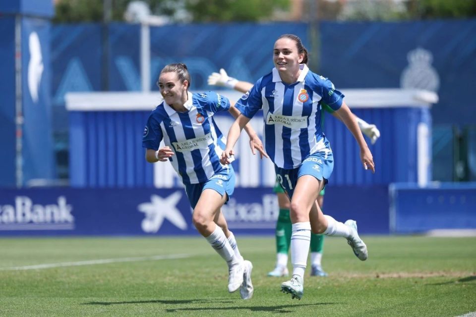 波斯尼亚女足比赛中，西班牙队踢出实力