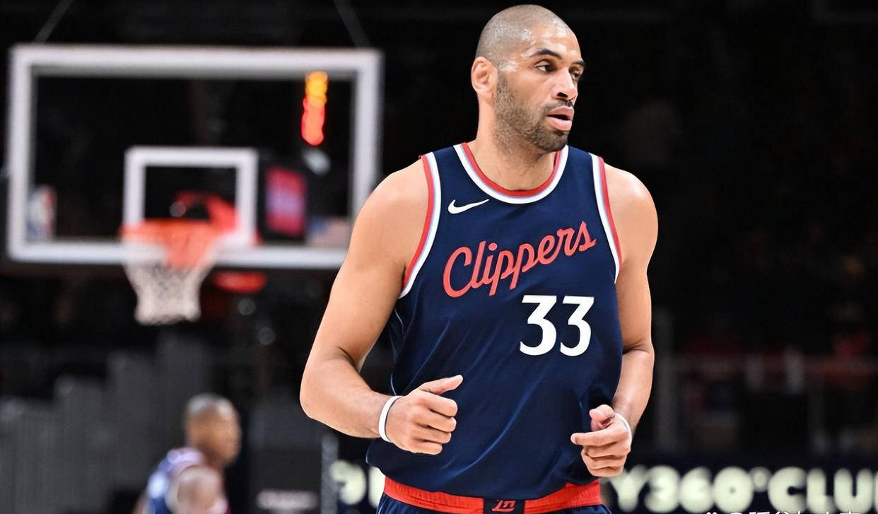 美国篮球赛事中一位老将球员表现出色