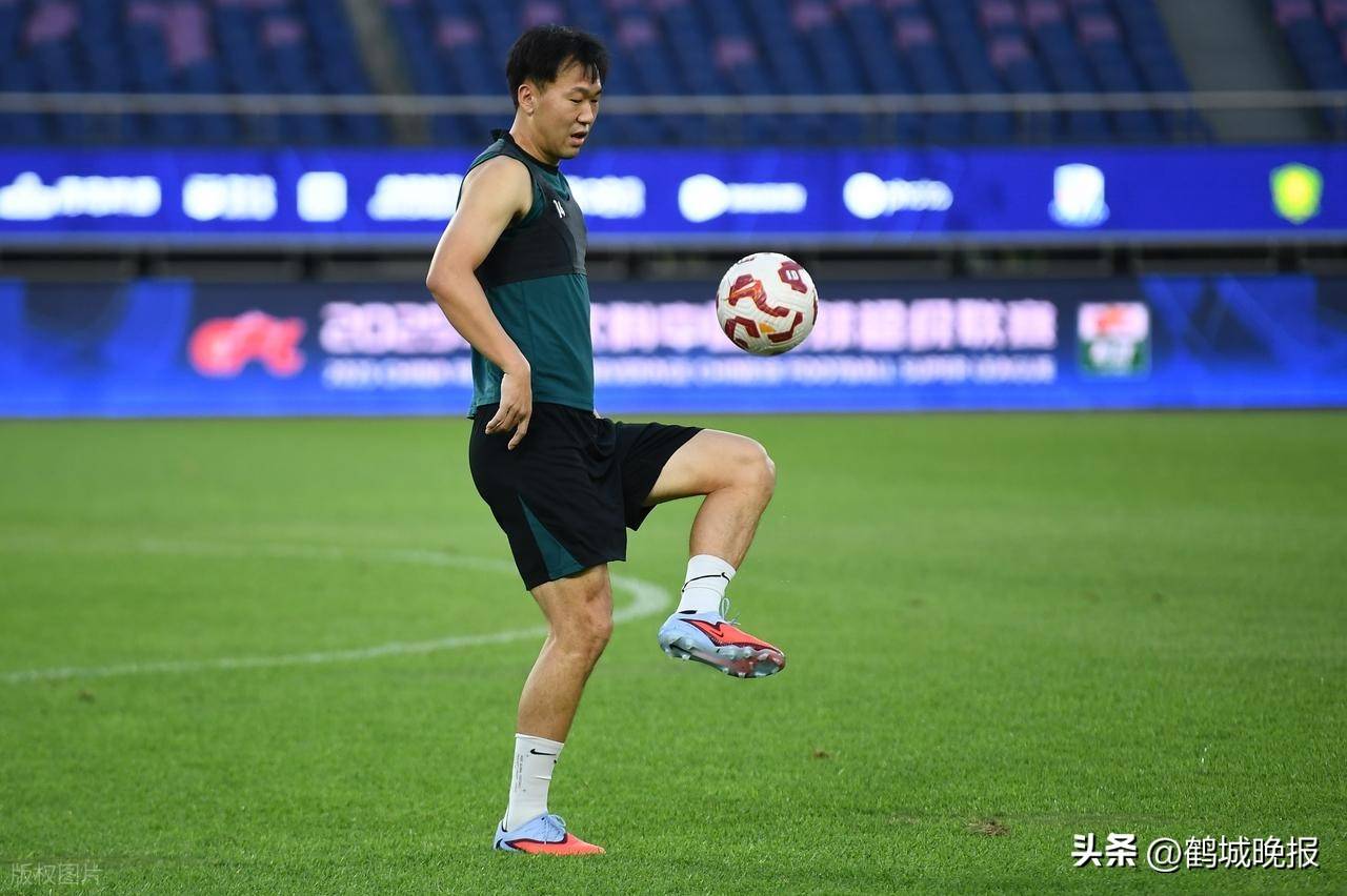 申花客场赢球,球员展现出色表现 申花客场赢球,球员展现出色表现