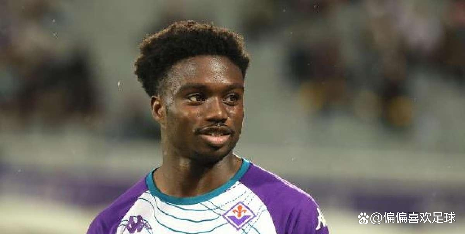 佛罗伦萨球迷在比赛中发生冲突，俱乐部立即作出处理的简单介绍