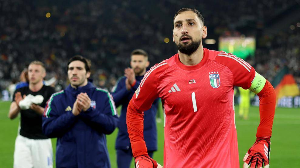 包含欧预赛结束，球迷期待明年欧锦赛的词条