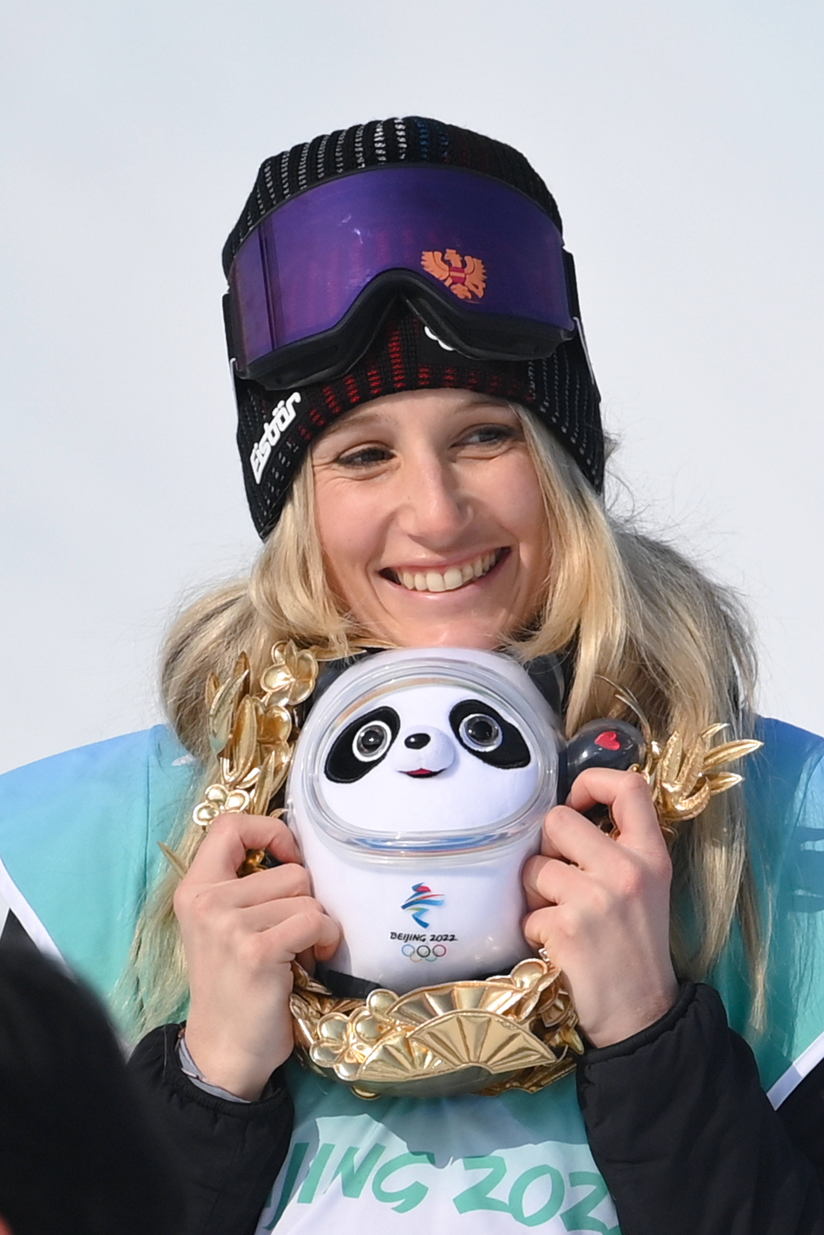 意大利滑雪选手成功夺冠，实力碾压