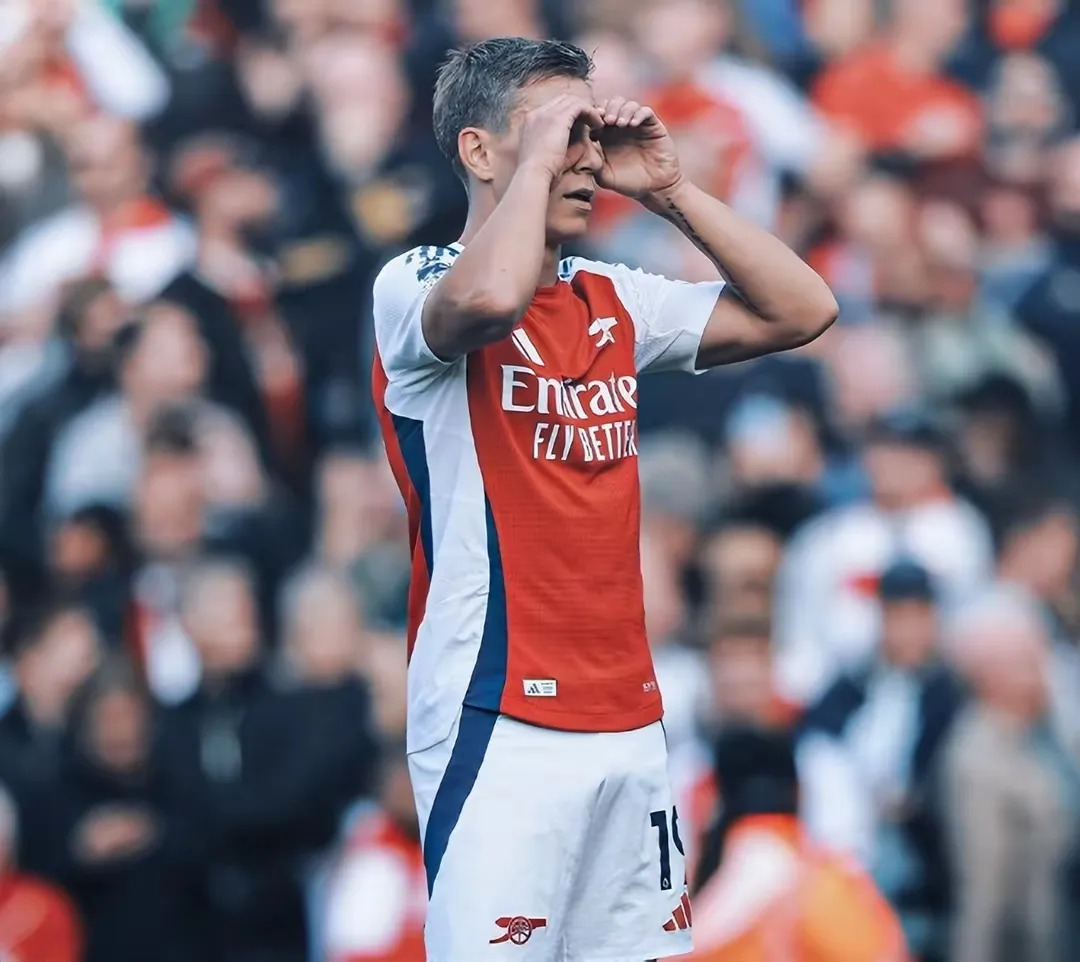 关于阿森纳防线遭受打击，球队需加强后防训练的信息