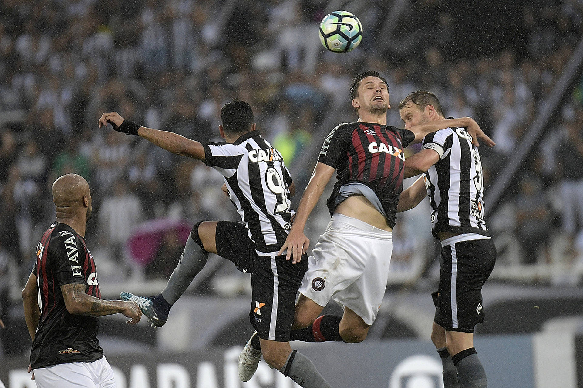 克鲁塞罗夺冠，晋级比赛再次展示实力