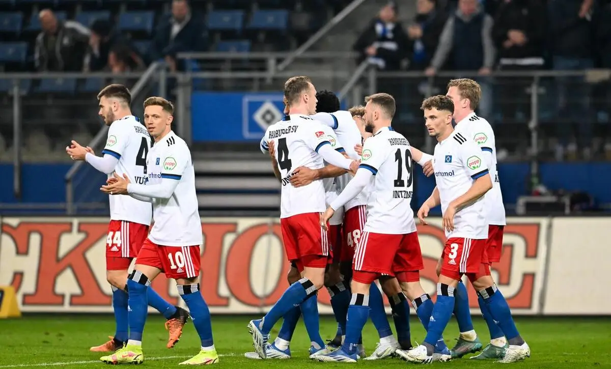 汉堡球员接受训练征战欧洲赛场 汉堡球员接受训练征战欧洲赛场