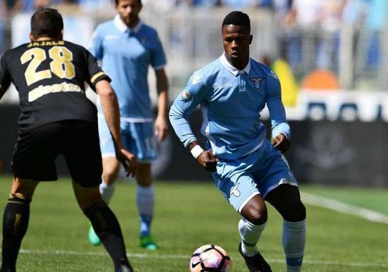 罗马客场击败巴勒莫,继续领跑积分榜 罗马客场击败巴勒莫,继续领跑积分榜