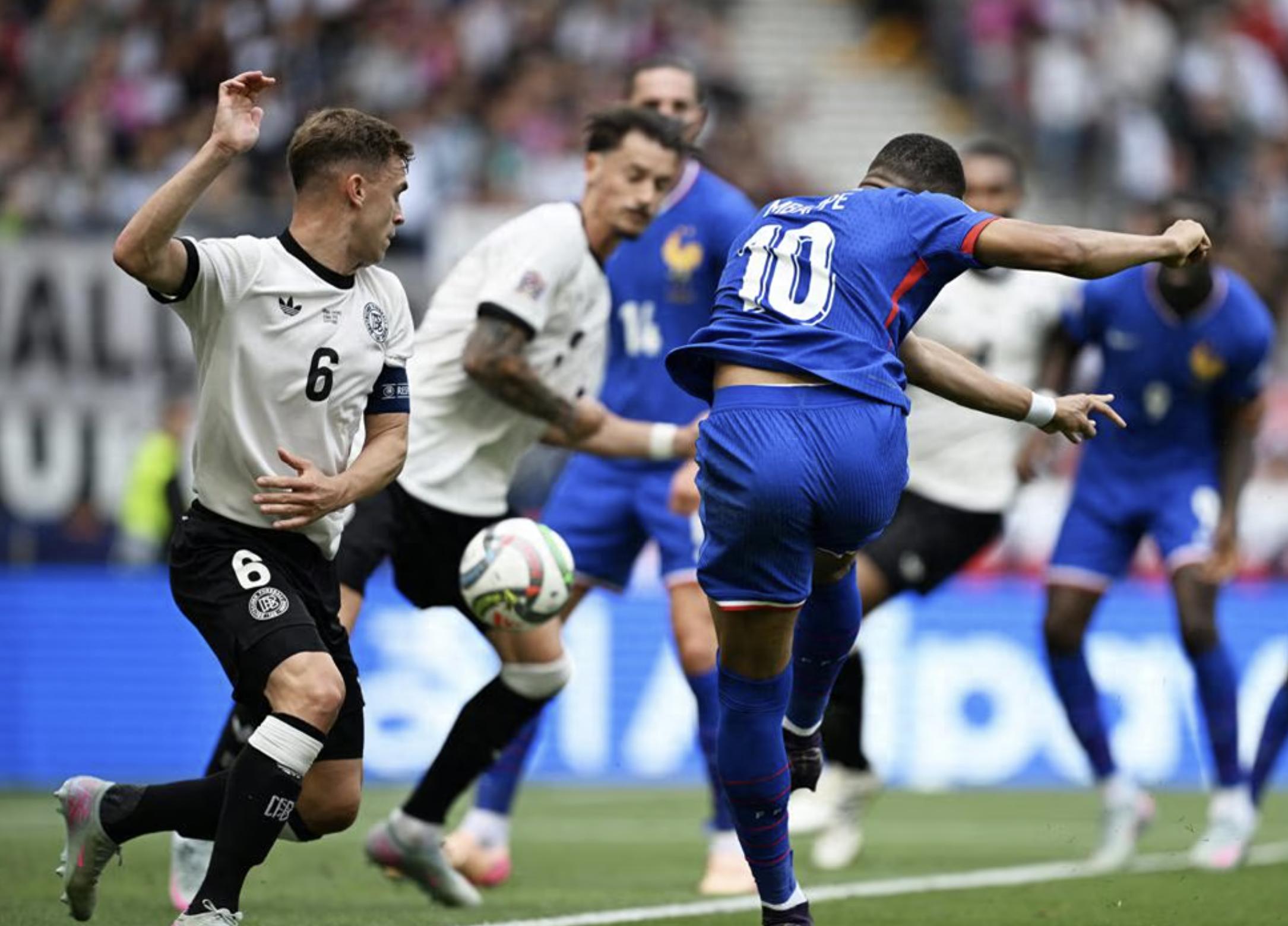 葡萄牙绝杀土耳其，梅西点燃赛场