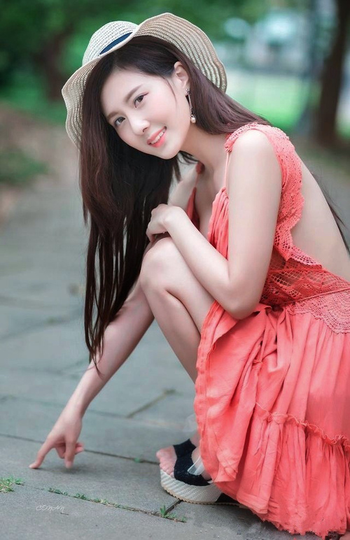 疾驰的孤影与绿茵的救世主，当F1争冠夜遇上三笘薰的承诺